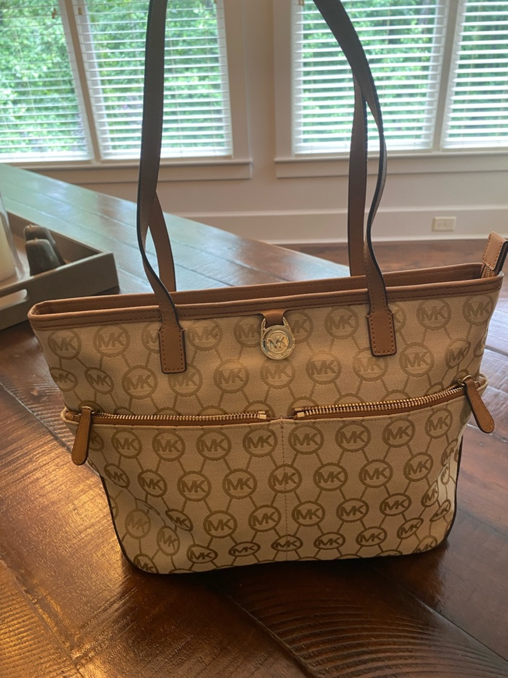 MICHAEL Michael Kors KEMPTON MD POCKET TOTE
